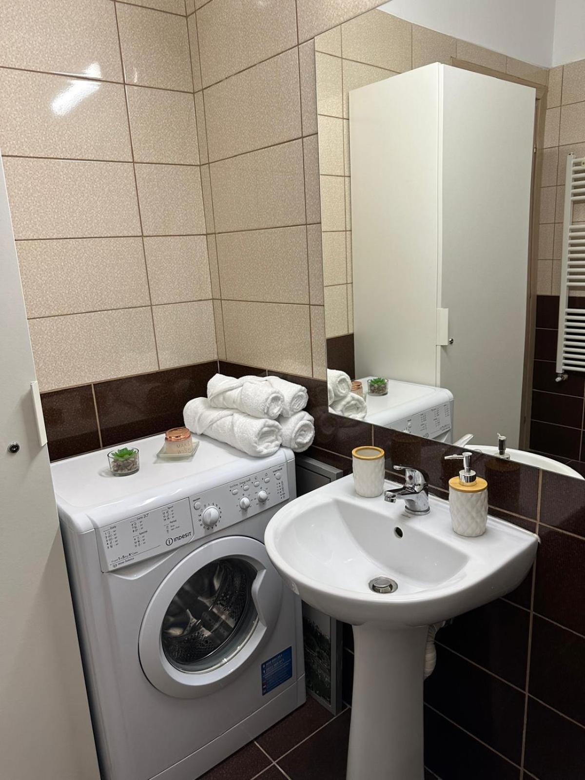 Studio Deluxe Uniri Букурещ Екстериор снимка